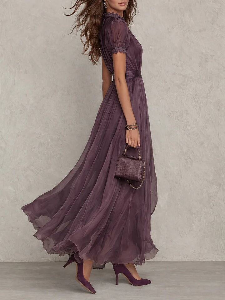 Robe Maxi Élégance en Dentelle Flavira